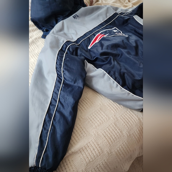 NFL Patriots quilted jacket, size L - Picture 16 of 16